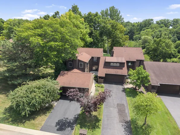 2217 Rhine Rd, West Bloomfield, MI 48323