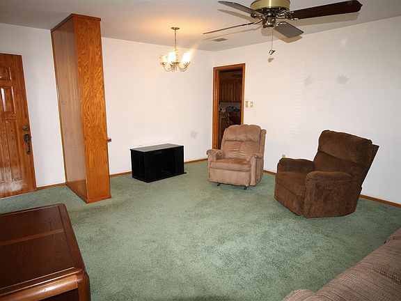 3rd image of 1214 Flanagan Dr