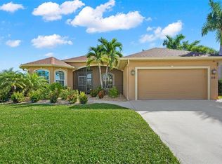 102 Broadmoor Ln, Rotonda West, FL 33947