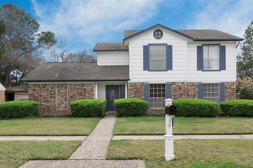1st image of 16414 Heatherdale Dr