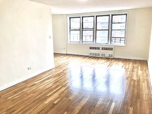 1st image of 150 Hawthorne St APT 6N