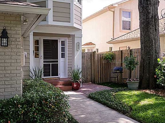 3rd image of 3017 W Bay Villa Ave