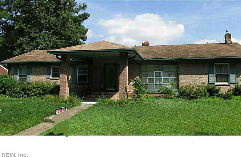 1st image of 301 Mapleshore Dr