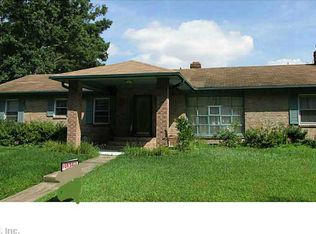 301 Mapleshore Dr, Chesapeake, VA 23320