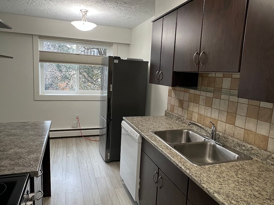 1st image of 1975 Lee Ave #108
