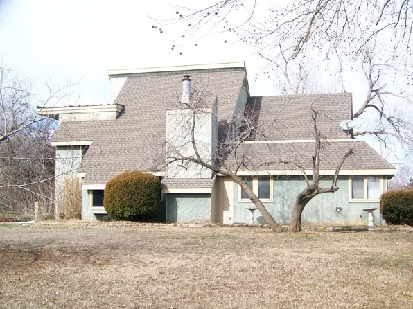 702 Ridgeway Dr, Enid, OK 73701