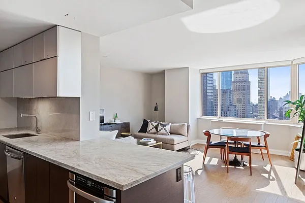 Rented by Greystar | media 3