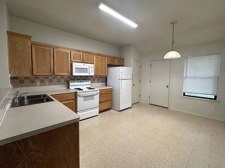 201 Janelle Dr #B — Photo 2