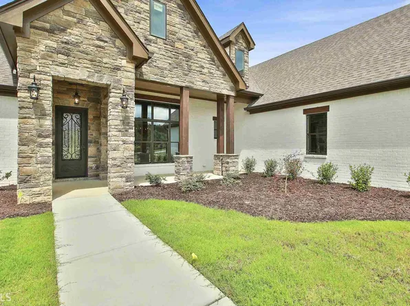 140 Berry Hill Ln, Fayetteville, GA 30290