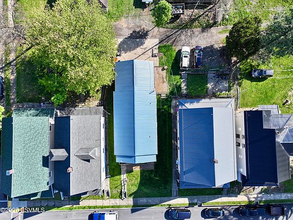 4th image of 684 Queen St