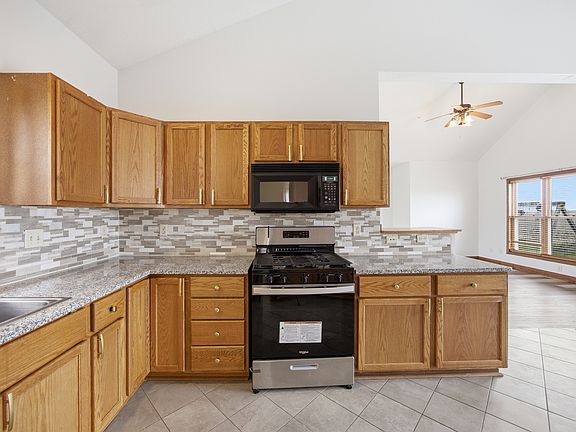 4th image of 1015 S Creek Dr W