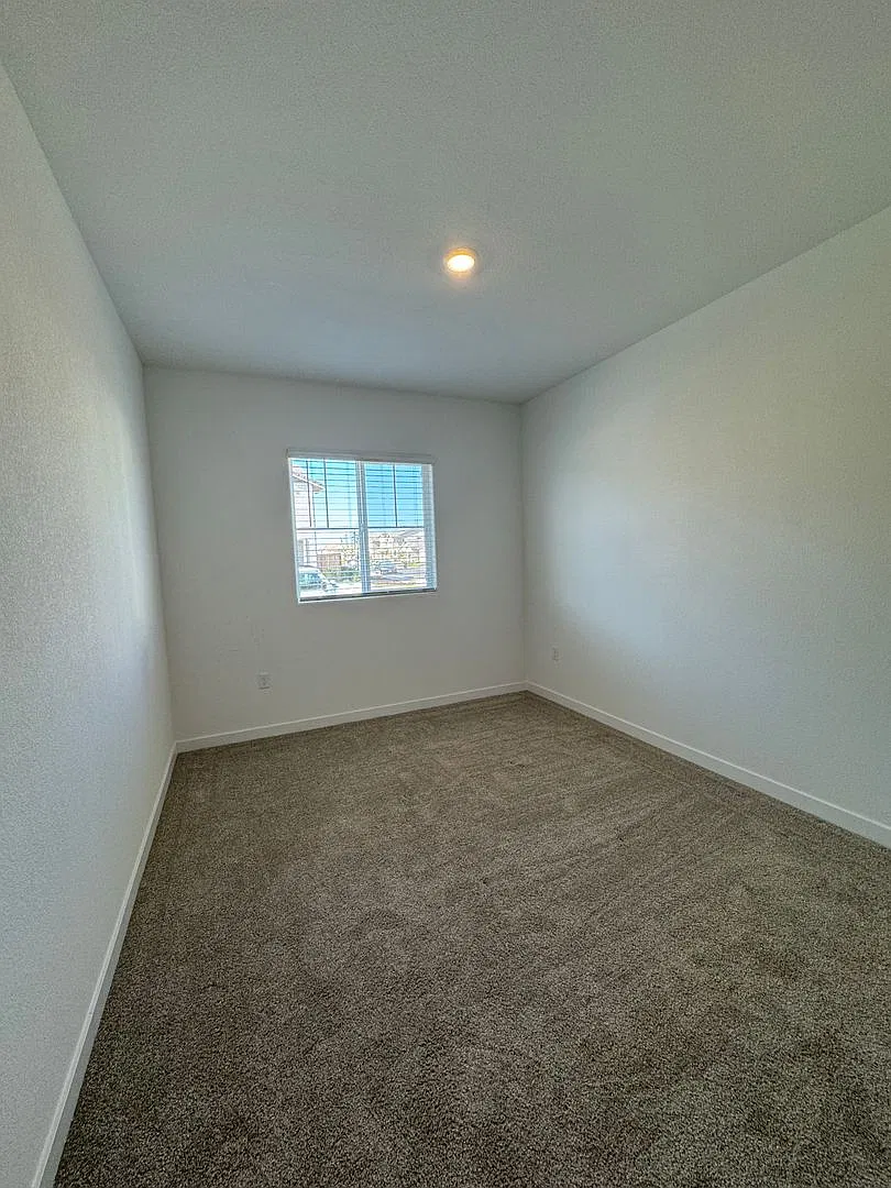 Beautiful Newly Built 3-Bedroom Home in Elk Grove! — Photo 2