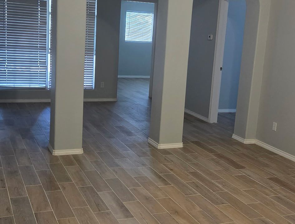 1st image of 310 Plata Dr