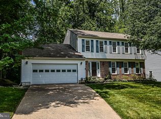 5566 Queen Victoria Ct, Burke, VA 22015