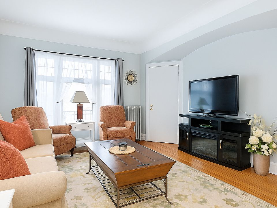 1st image of 3324 Hennepin Ave Unit 1