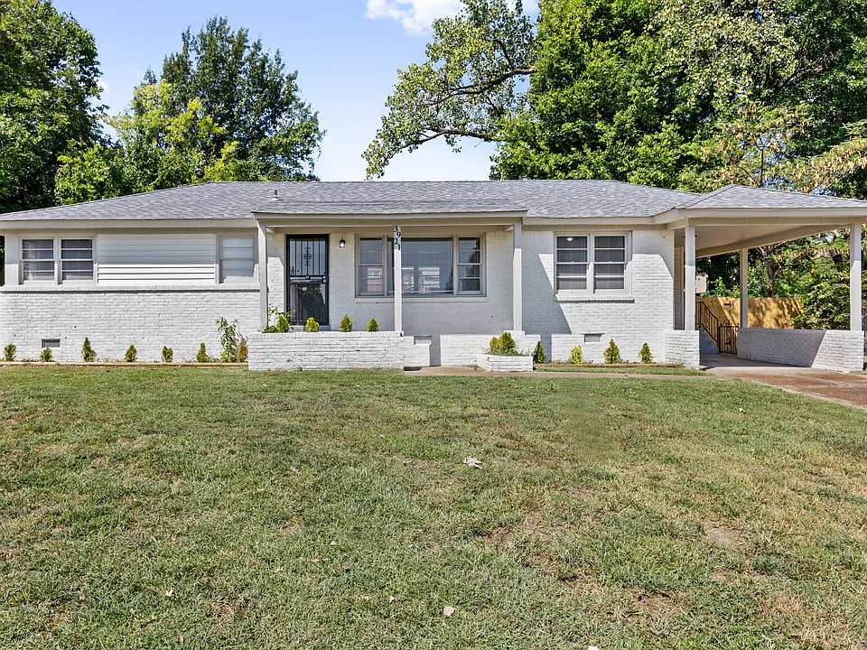 3921 Royal Oaks Dr