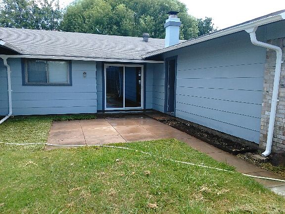 3rd image of 3229 Point East Dr