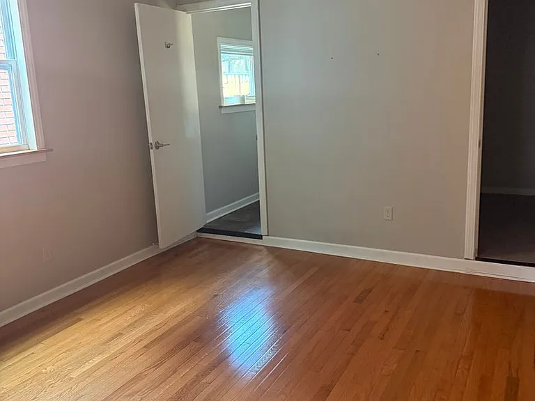 137 S 15th St — Photo 10