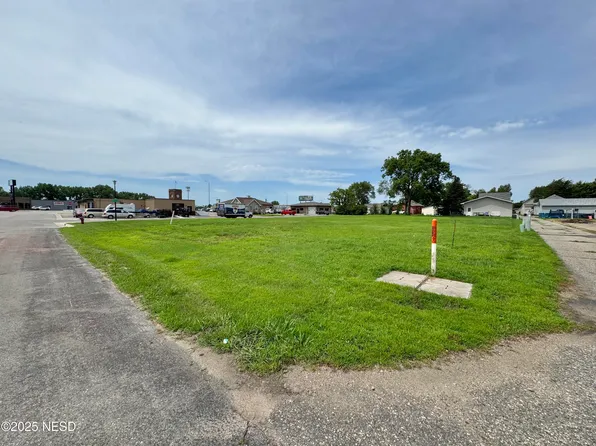 217-225 8th Ave SE, Watertown, SD 57201