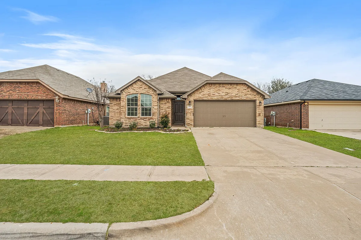 Building Photo - 2213 Kaitlyn Dr