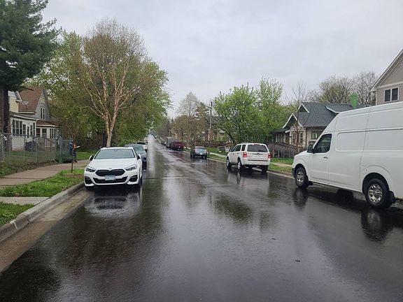 5th image of 2708 Dupont Ave N