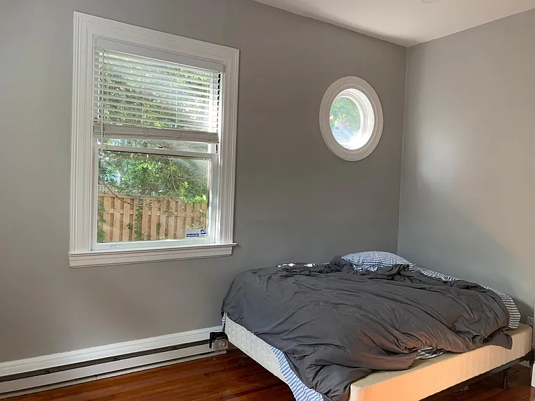 160 Brown St — Photo 15