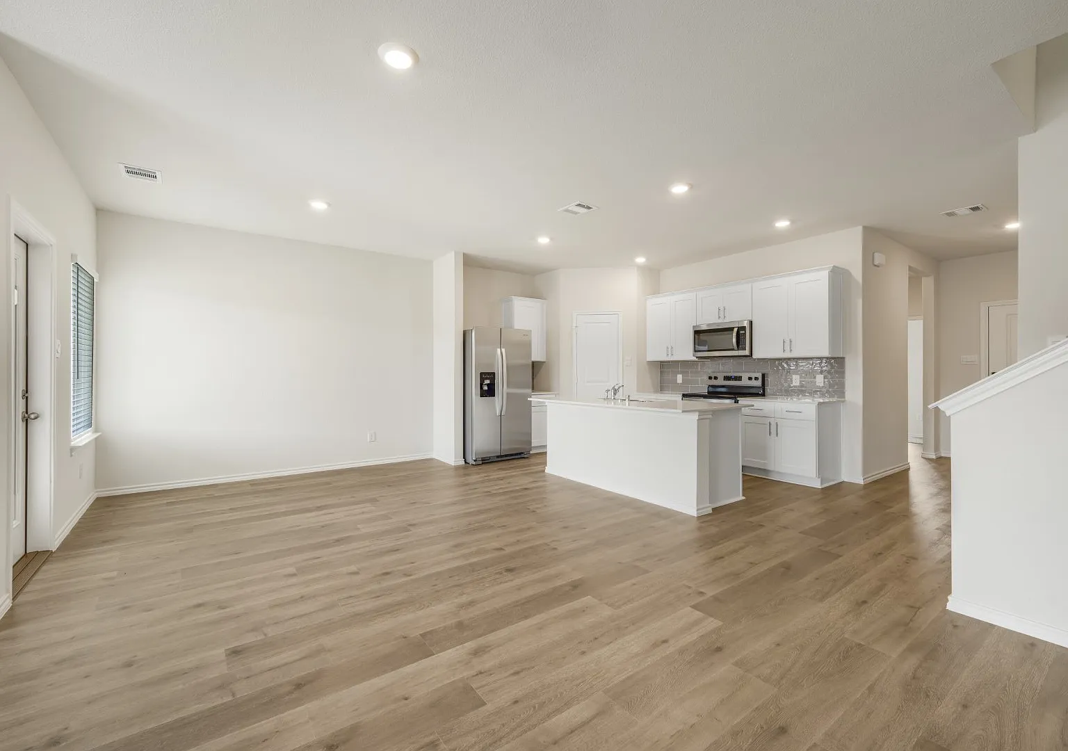 1570 Brooke Drive — Photo 3