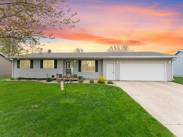 304 Mary Ln, Hartford, SD 57033