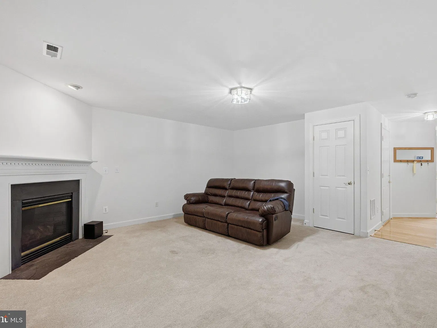 3 bed, 4.0 bath, 2069 sqft, $3,000 — Photo 4