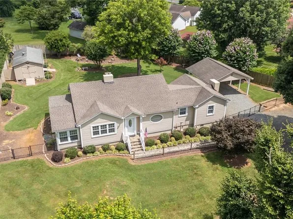 409 Trail Two, Burlington, NC 27215