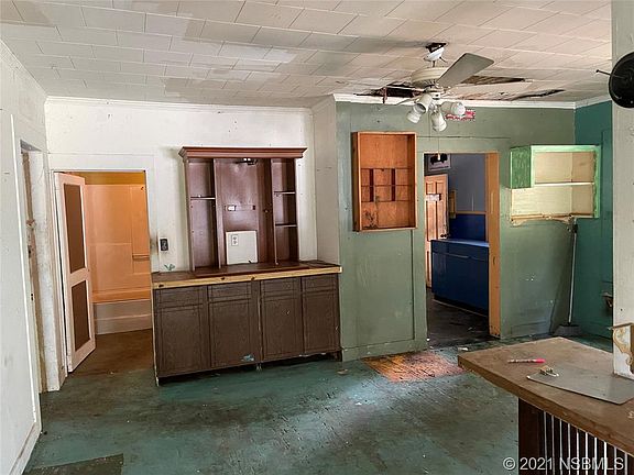 5th image of 208 E Plymouth Ave
