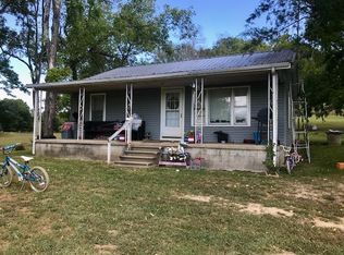 2372 N Hurricane Creek Rd, Mc Ewen, TN 37101