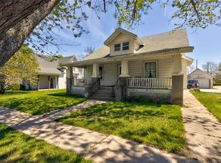 417 N 1st St, Winterset, IA 50273
