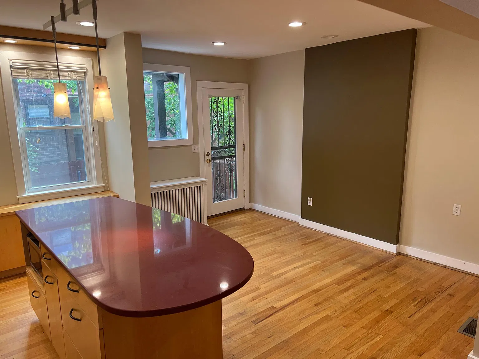 561 S Negley Ave — Photo 4