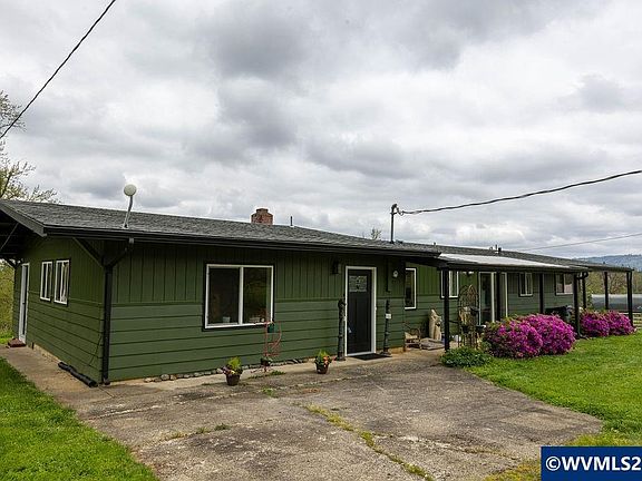 3rd image of 40235 Rainbow Dr