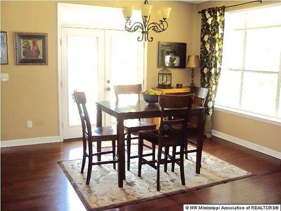 2nd image of 3241 Woodland Trce E