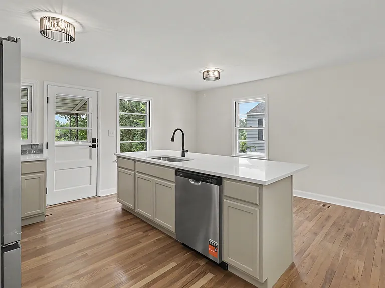 691 Garner Dr — Photo 8