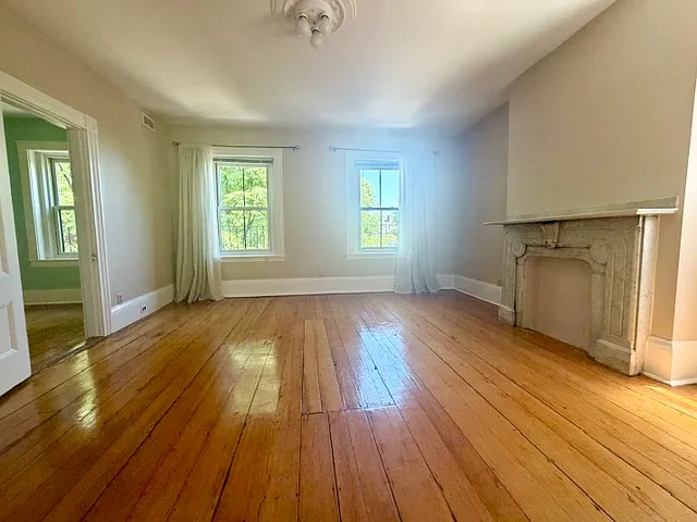 42 Chestnut St — Photo 2