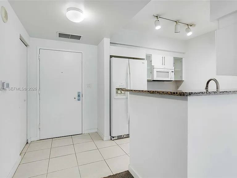 335 Biscayne Blvd #1004 — Photo 10