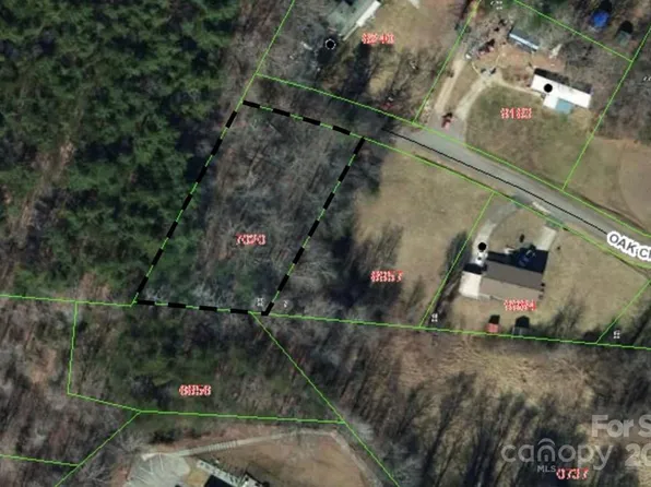 8 Oakcrest Dr, Marion, NC 28752