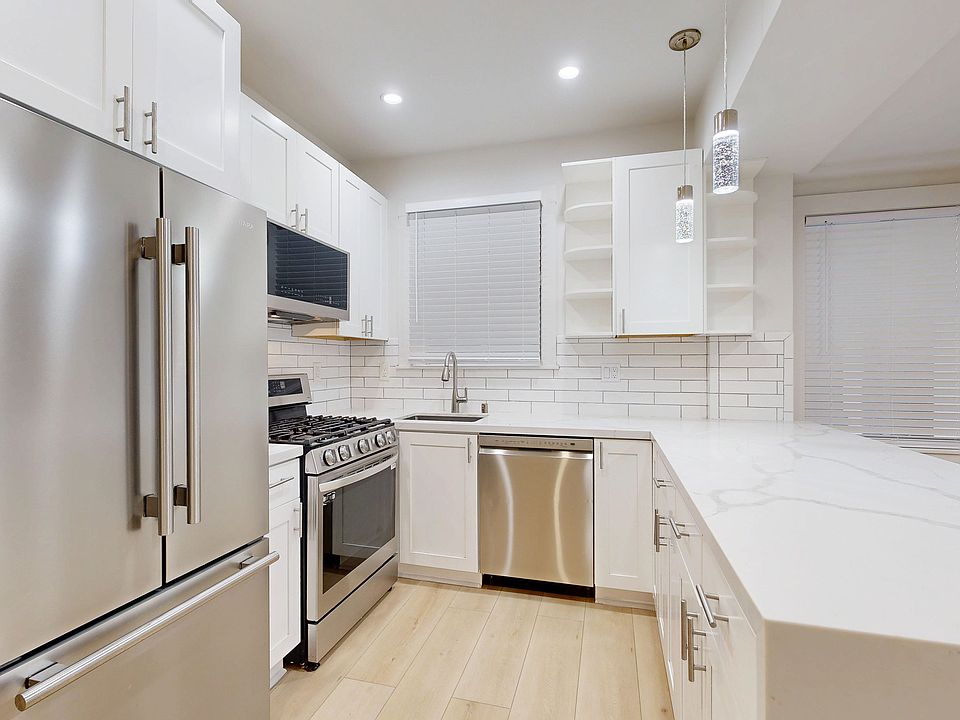 1st image of 10 Brooklyn Pl APT 1