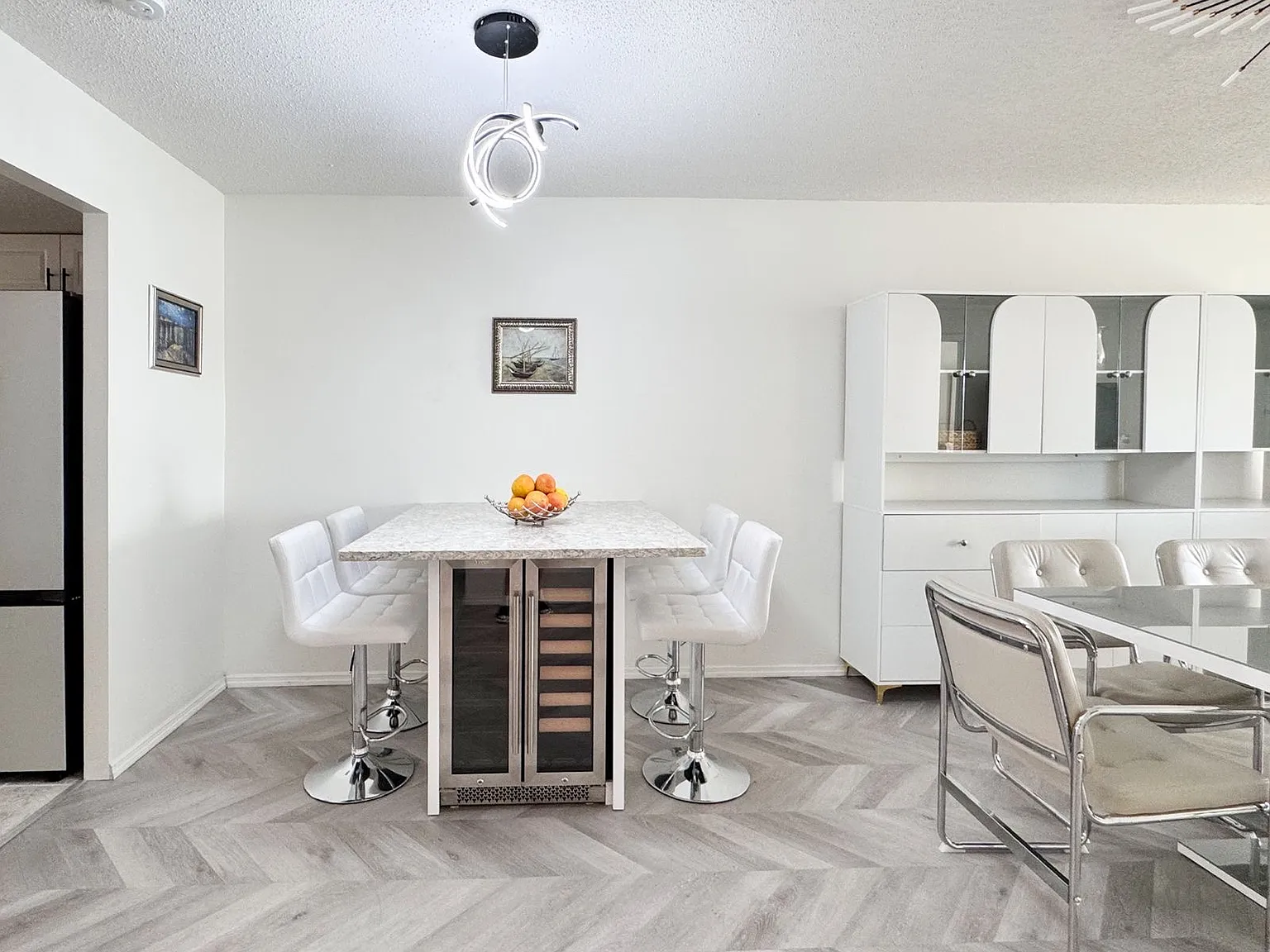 2 bed, 1144 sqft, $2,950 — Photo 2