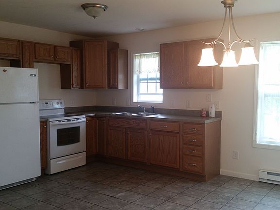 3rd image of 2084 Royal Palm Ave