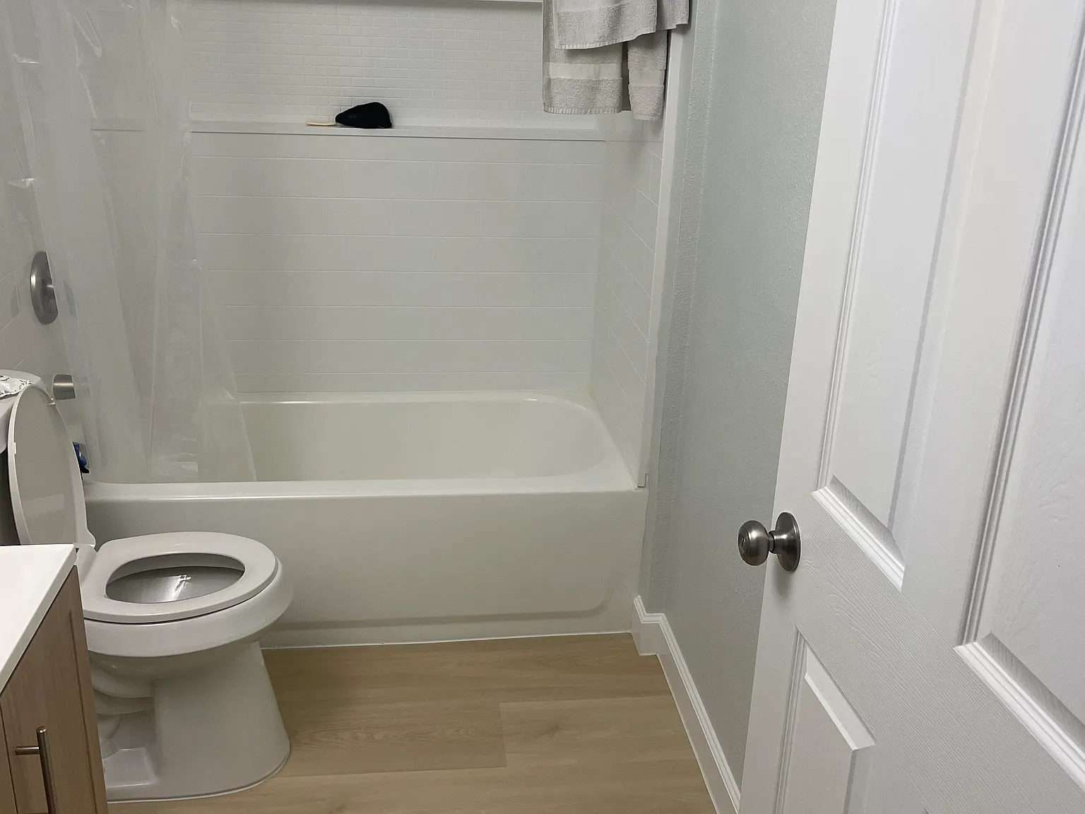 3 bed, 1130 sqft, $1,900 — Photo 3