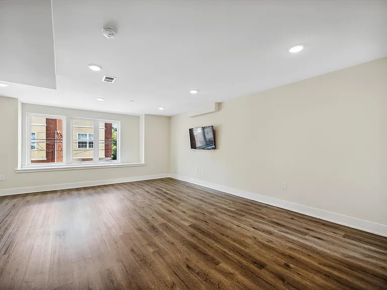 1804 W Berks St — Photo 10