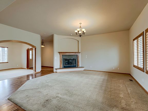 B1 - Living Room 1.jpg