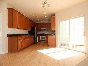 kitchen eating area