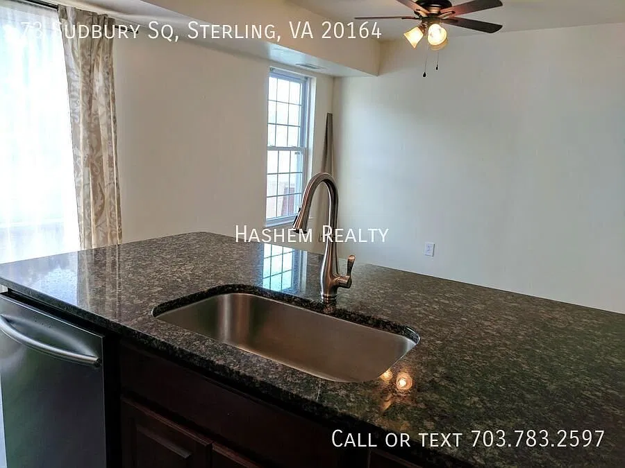 Great Location 3 Bedroom End Unit in Sterling, VA! — Photo 4