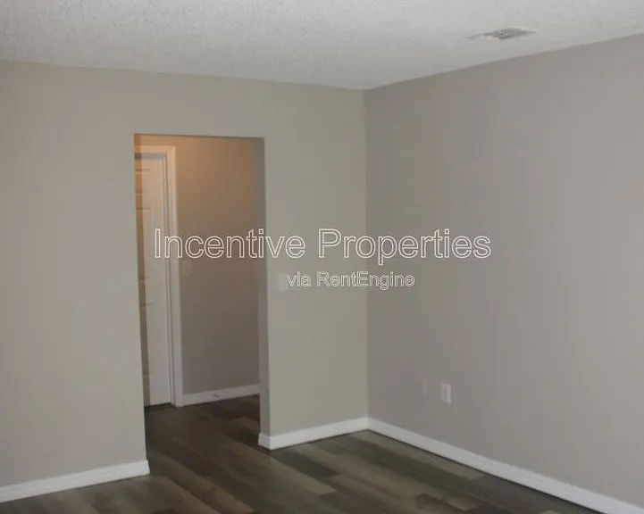 4176 Versailles Dr #D — Photo 6