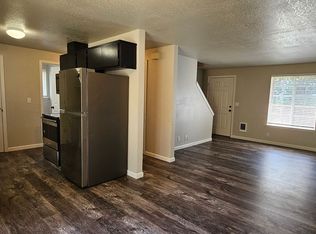 1090 NE Hefley St, Grants Pass, OR 97526
